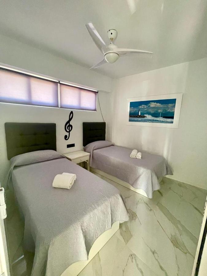 Jazmin Del Mar Apartment ตอร์เรโมลิโนส ภายนอก รูปภาพ